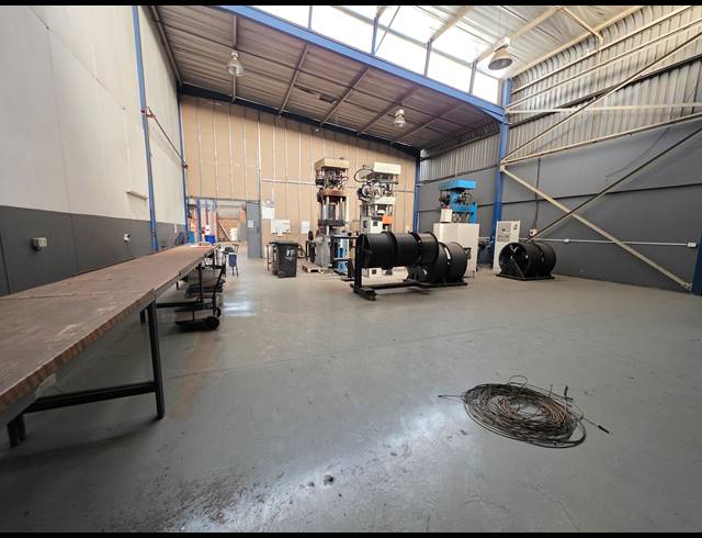 3,168M² WAREHOUSE FOR SALE IN SELBY